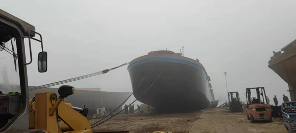 恭喜李老板船只下河，船號(hào)（四航258）